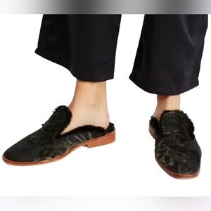 Free People Butterfly Effect Black Fur Mules Leather Size 37 US Size 6.5
